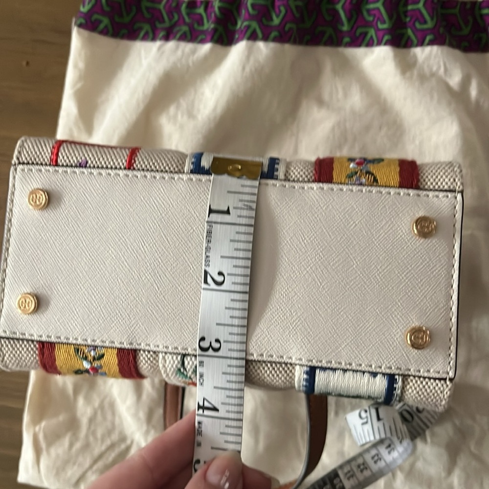 Tory Burch Emerson Satchel - Picture 9 of 11